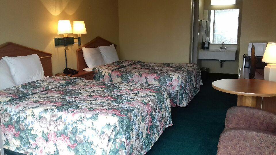 Budgetel Inn And Suites Birmingham Esterno foto
